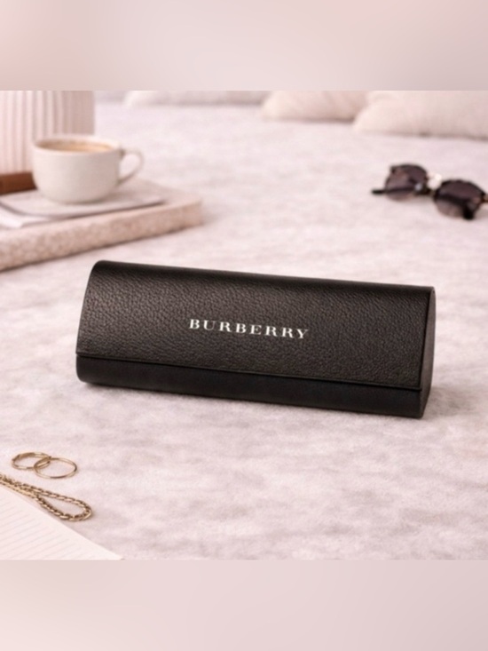 Burberry Accessories - Burberry sunglasses leather case
